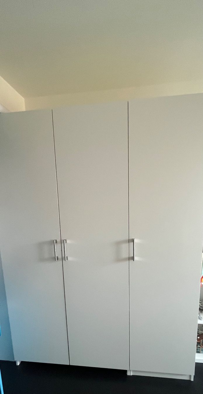 Ikea Armadi: Ikea tanem Kleiderschrank, weiss – Usato da Thalwil venduto da ann_ml6y