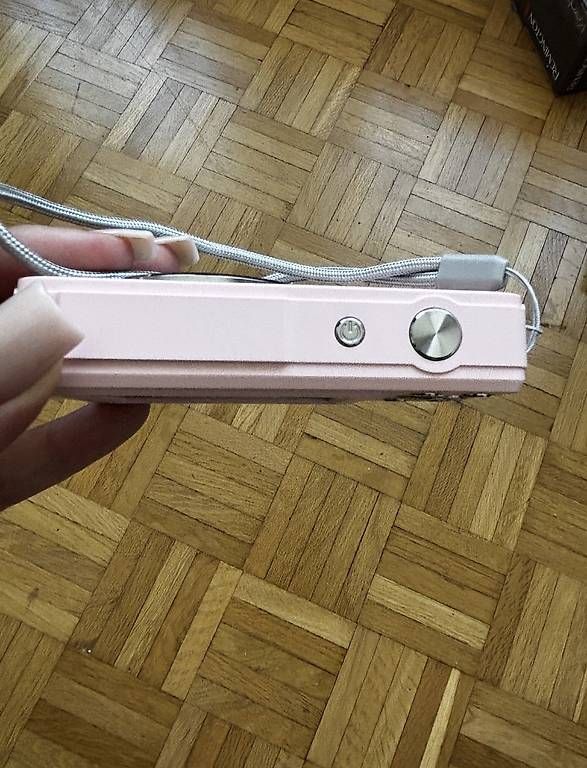 Fotocamera: Pinke Digitalkamera 44 mp  – Nuovo e nell'imballaggio originale da Basel venduto da SellbyD 4