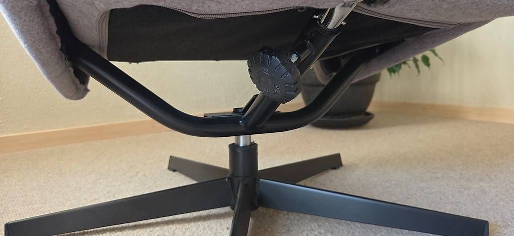 Poltrone: Relaxsessel mit Hocker  hellgrau, verstellbare Rückenlehne – Usato da Castrisch venduto da SaHaMa 4