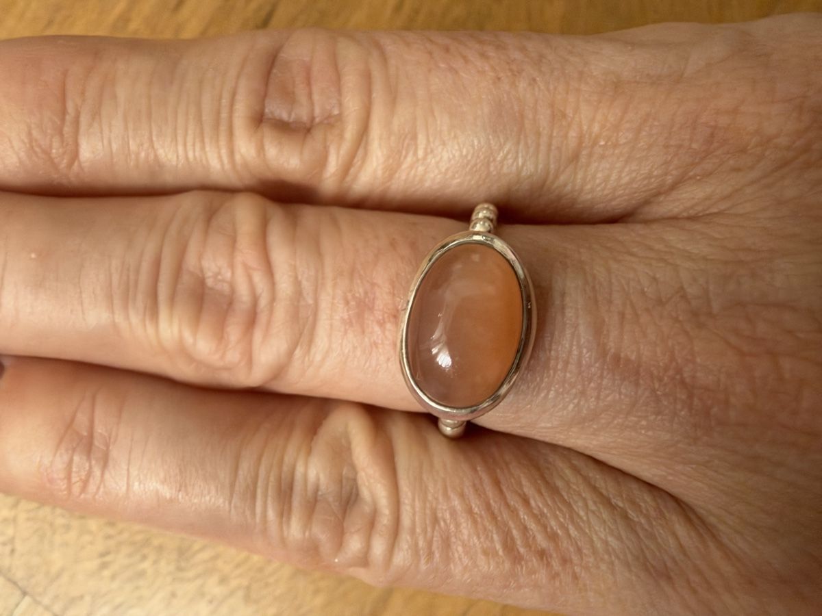 Pompidou Ringe: Silberring Pompidou mit ovalem Stein Perlenoptik Ringschiene – Gebraucht aus Richterswil von cob_f6jl 1
