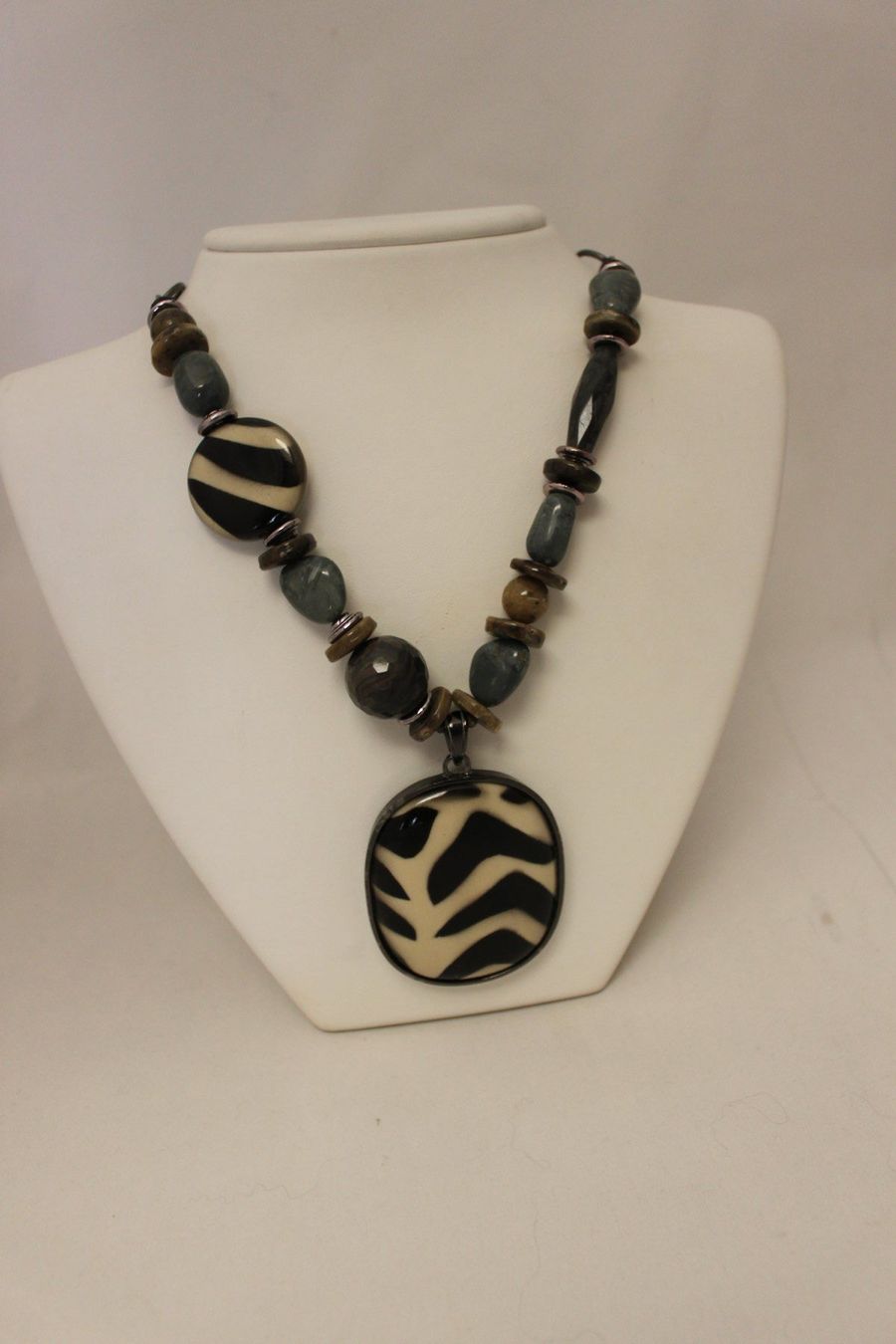 Catenine: Collier type africain – Nuovo e nell'imballaggio originale da Marsens venduto da fakia 2