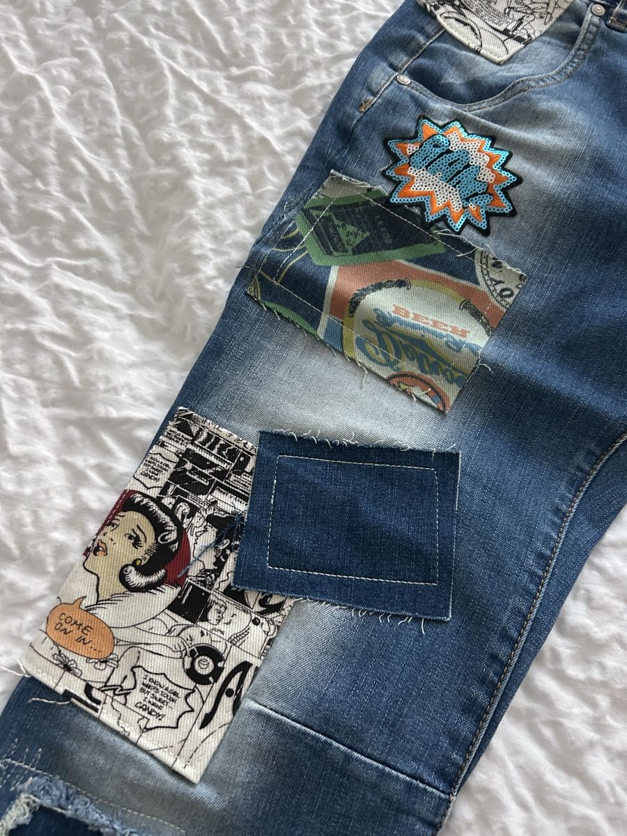 Jeans: Jeans mit Comic-Patches / Destroyed Look Gr. S – Usato da Winterthur venduto da celine_benz 2