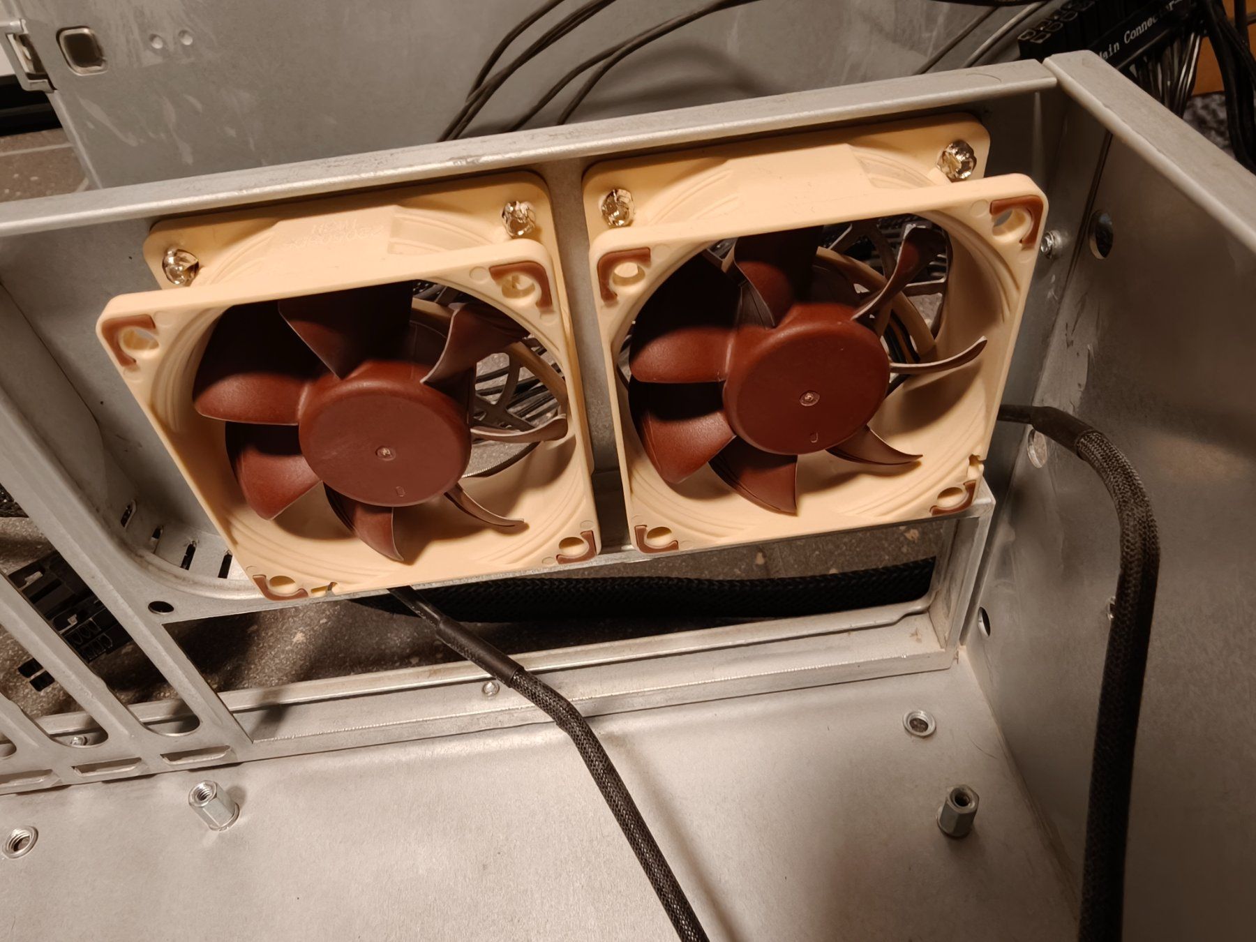 Custodie: Inter-Tech 3U-30255 Gehäuse inkl. Einbauschienen 650mm – Usato da Erstfeld venduto da URIT 8