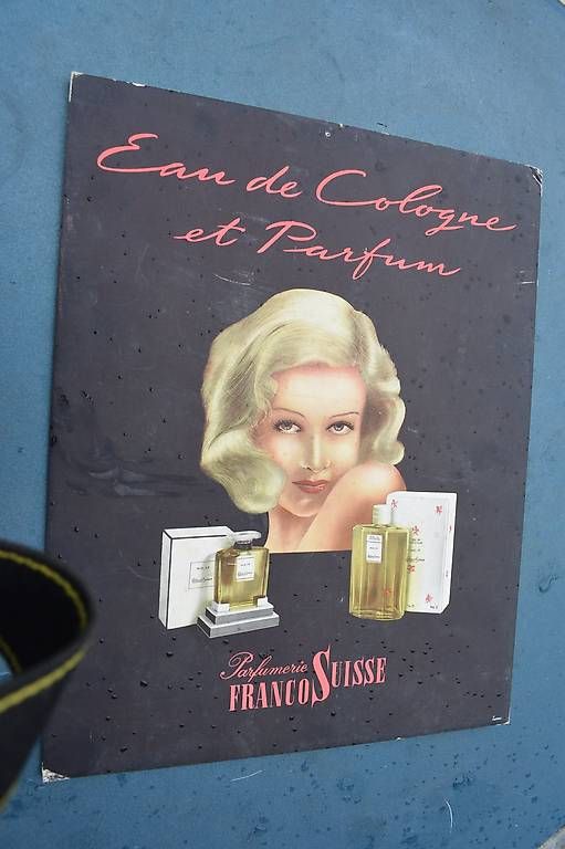 Insegne: Parfumerie Suisse alte Reklame – Usato da Brügg BE venduto da Aristotolius