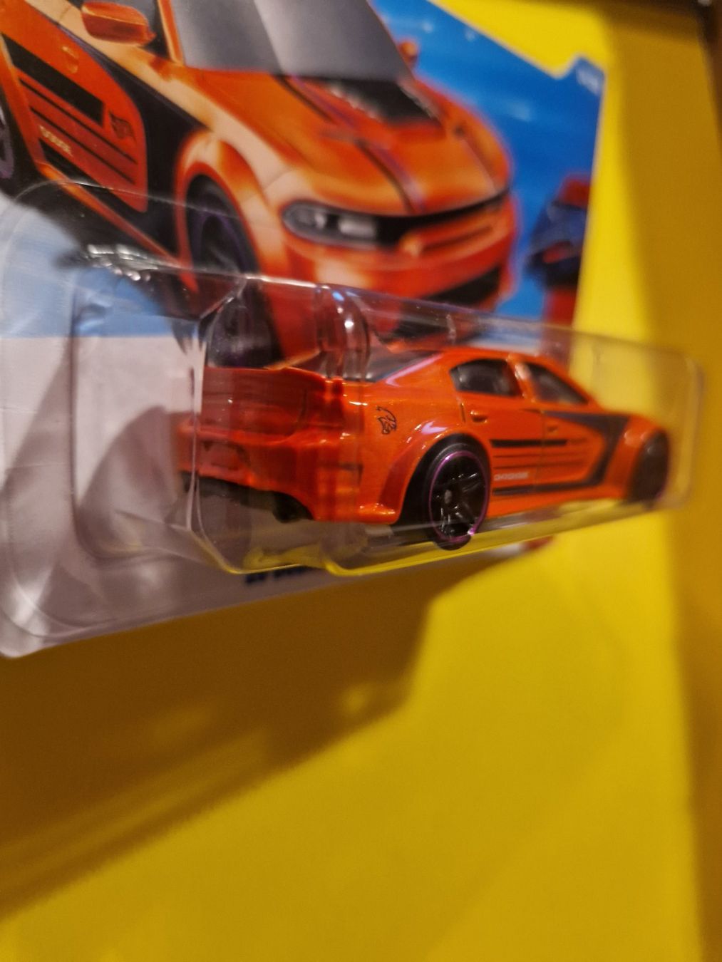 Hot Wheels Modellini d'auto: Hot Wheels '20 DODGE CHARGER HELLCAT – Nuovo e nell'imballaggio originale da Oftringen venduto da Rotor 4
