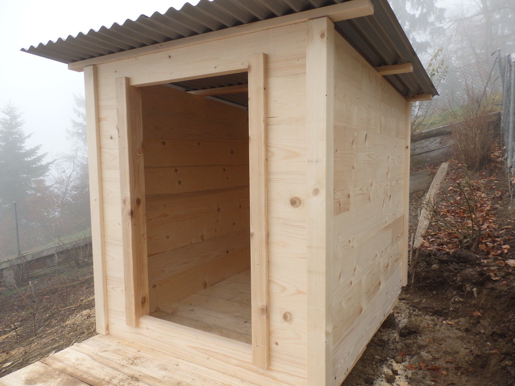Gabbie, trasporto & Sicurezza: Kälberiglu aus Holz neu – Nuovo e nell'imballaggio originale da Heiligenschwendi venduto da kiplimo