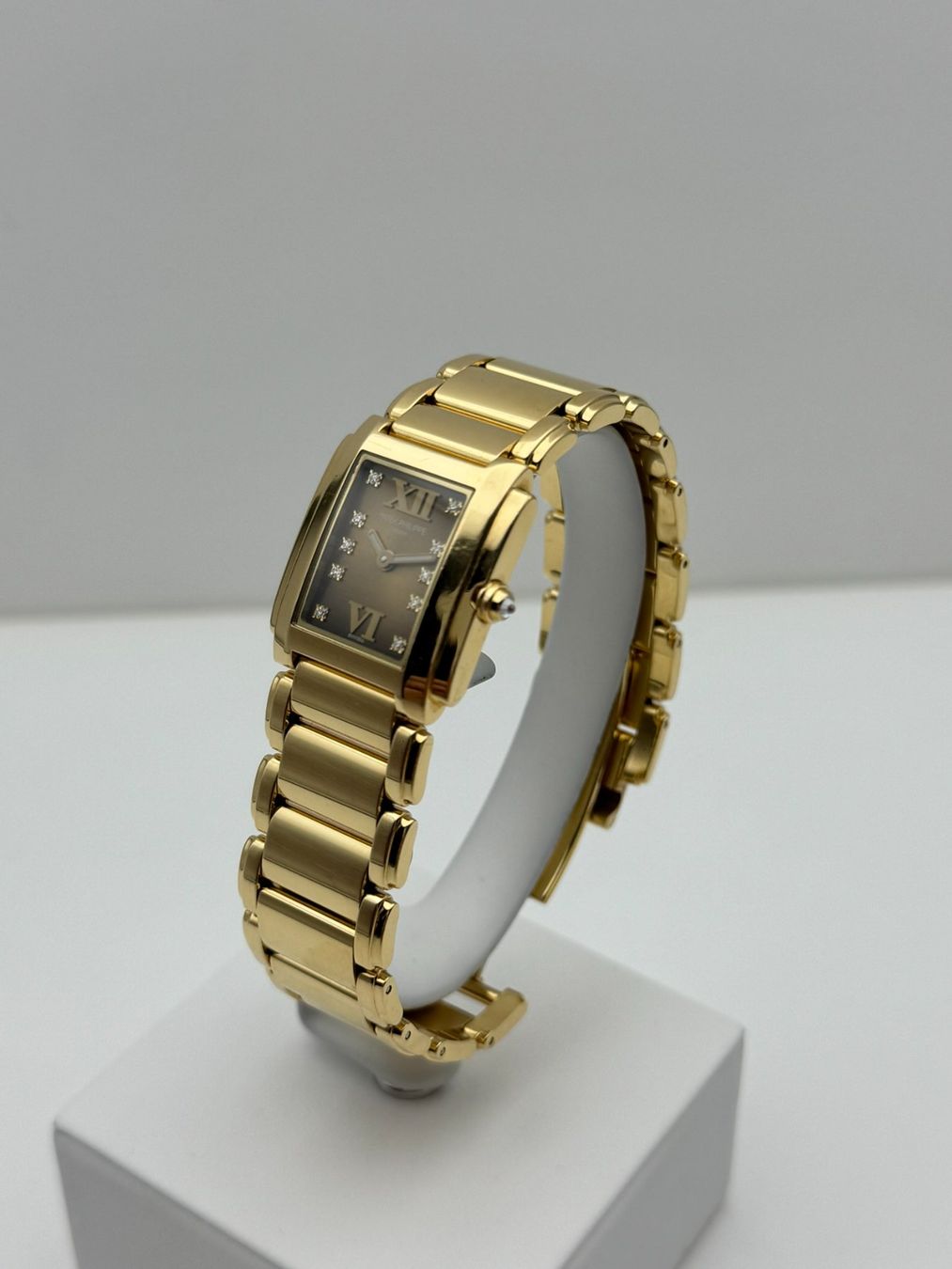 Patek Philippe Montres: Patek Philippe Twenty 4 Yellow Gold 4907/1J 010 – D'occasion à Lausanne par Waltana 3