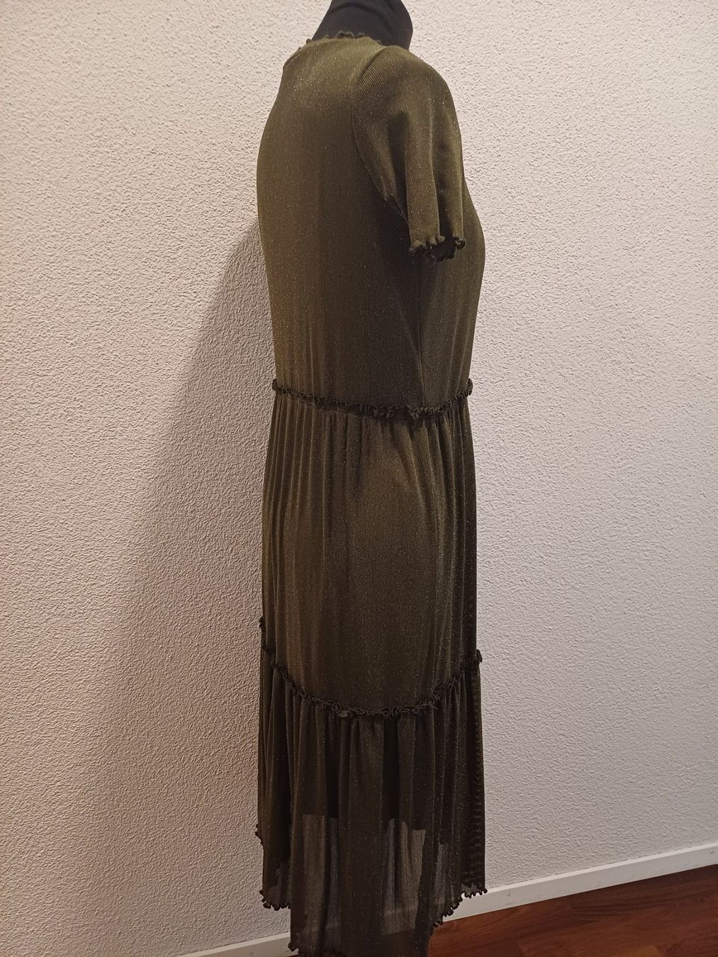 Vestiti: Glitzerkleid Gr.34 – Usato da Winterthur venduto da Smily-_- 1