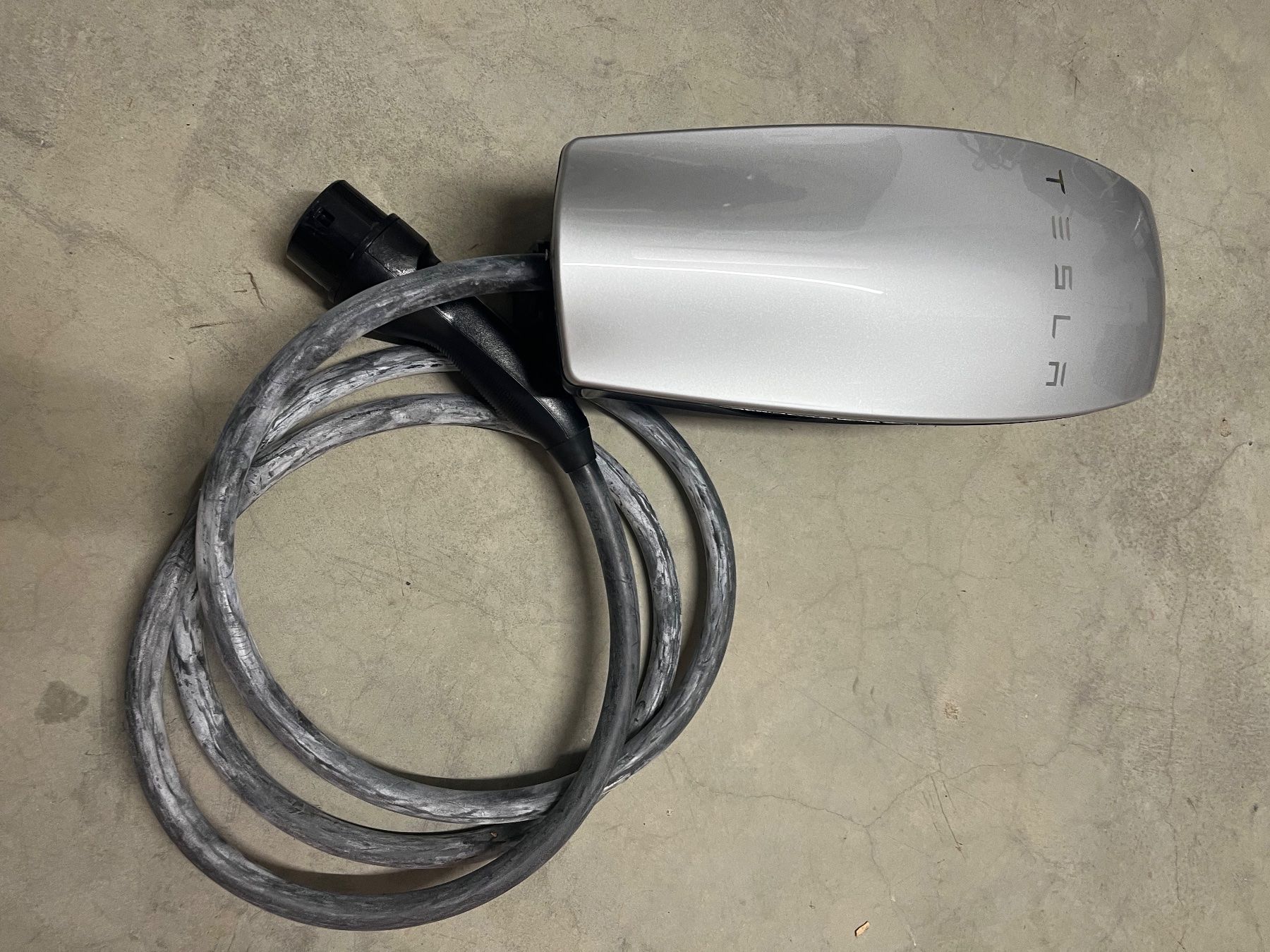Caricabatterie: Tesla Wall Connector – Usato da Bern venduto da sarasned
