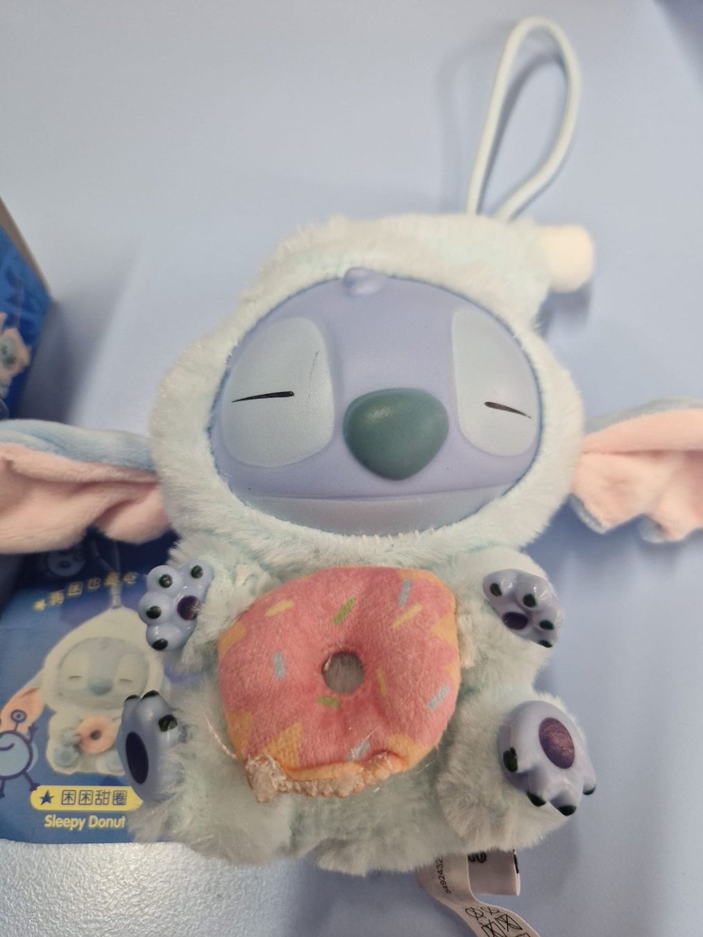 Statuette: Labubu STITCH Bleu neuf SLEEPY DONUT – Nuovo e nell'imballaggio originale da St-Imier venduto da goodber 2
