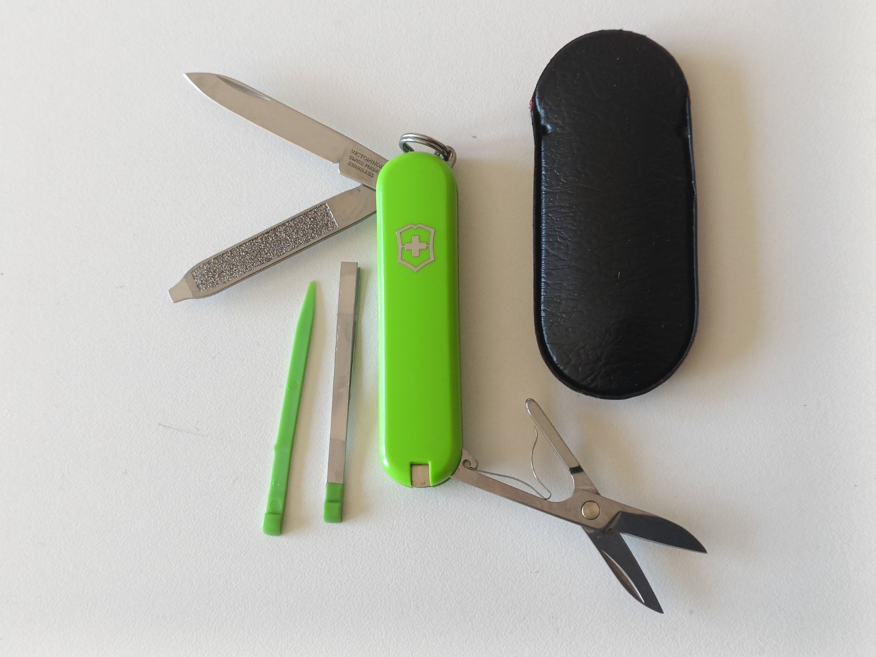Victorinox Coltelli tascabile: Super Petits couteau Victorinox classic Vert comme Neuf – Usato da Vernayaz venduto da pet_qh5r