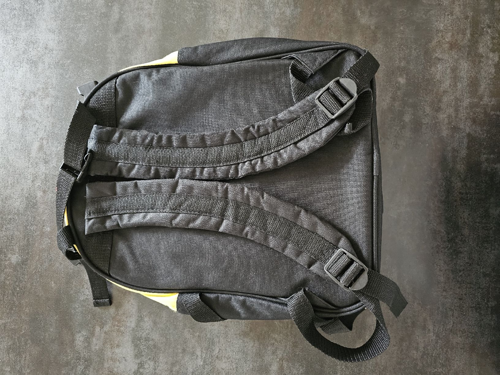 Sacs à dos: Picknick Rucksack Eichhof Camping Geschirr. – D'occasion à Bätterkinden par far_f282 1