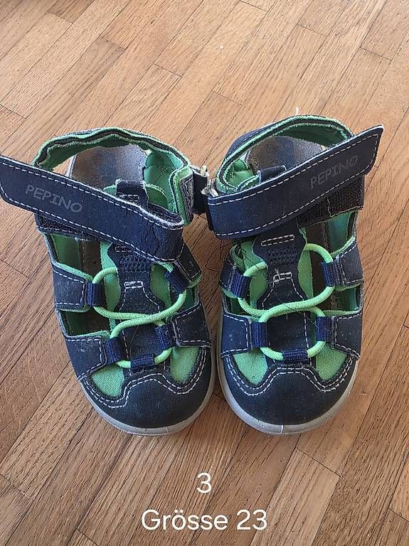 Scarpe per ragazzi: Schuhe Grösse 23 und 24 – Usato da Steckborn venduto da pua_2m8z 1
