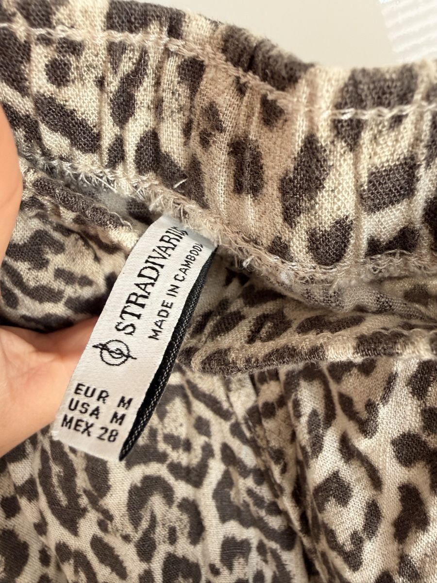 Stradivarius Pantaloni: Hose Leo Print Grösse M Stradivarius  – Nuovo (secondo la descrizione) da Kriegstetten venduto da Musli15 1
