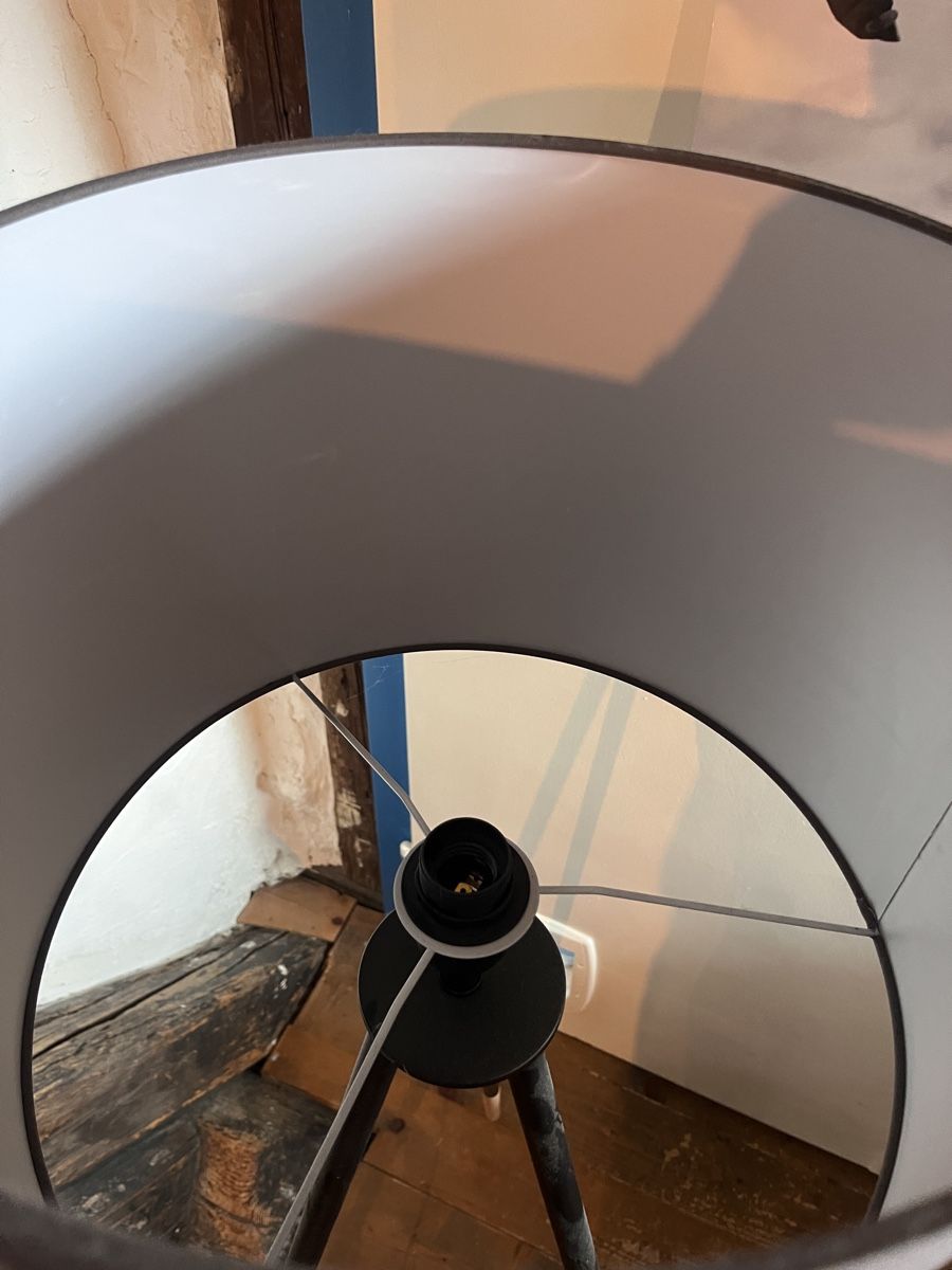 Lampade: Moderne Stehlampe Tripod – Usato da Winterthur venduto da serc.e 1