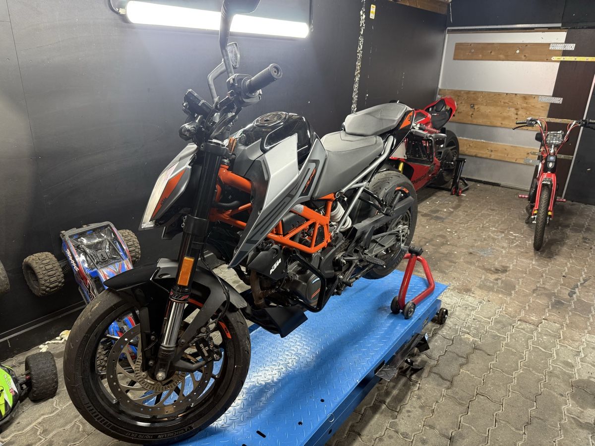 KTM Strada: KTM Duke 125 – Difettoso da Biel/Bienne venduto da sacha_F40 1