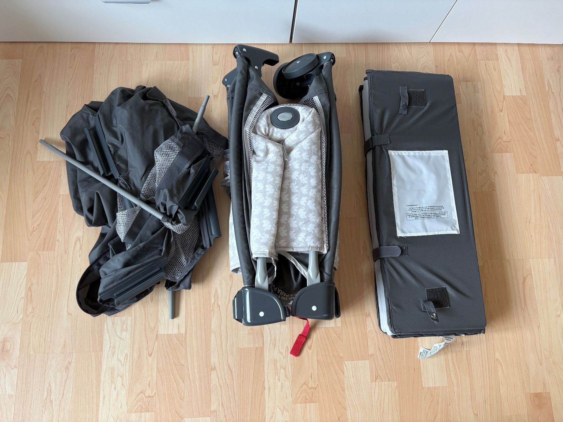 Letti: Graco Reisebett / Pack 'n Play mit Zubehör – Usato da Adliswil venduto da focalwizard 1