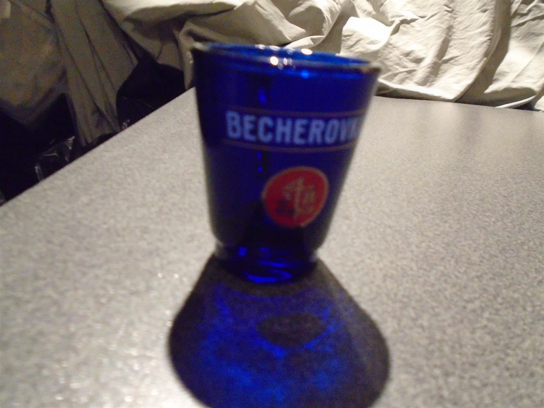 Gläser: Glas mit Henkel, blau, Becherovka – Gebraucht aus Zürich von abraxas1291
