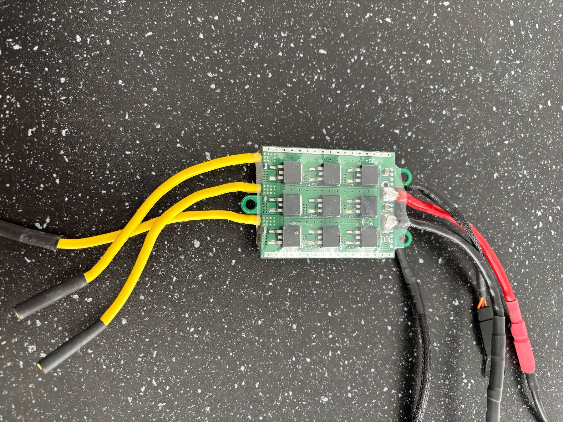 Componenti elettronici: Contrôleur YGE 120 HV avec carte programmation – Usato da La Chaux-de-Fonds venduto da jrvibe 2
