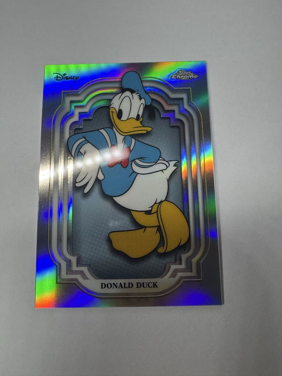 Topps Sammelbilder & Trading cards: 2024 Topps Chrome Disney Donald Duck Refractor  – Neu (gemäss Beschreibung) aus Stetten AG von Dekis-Tradingcards 1
