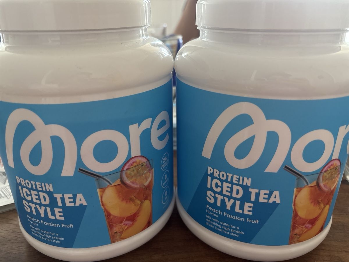 More Nutrition Cibi & Specialità: More Protein Iced Tea Peach Passion Fruit 2 Dosen – Usato da Brügg BE venduto da Melisa_1995