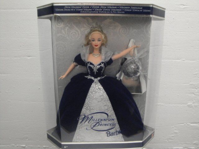 Bambole: Barbie, spéciale Millennium 2000, selon photos – Nuovo e nell'imballaggio originale da Saxon venduto da flicfloc