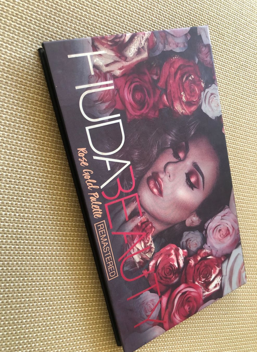 Make-up: Huda beauty eyeshadow – Usato da Dottikon venduto da 6571