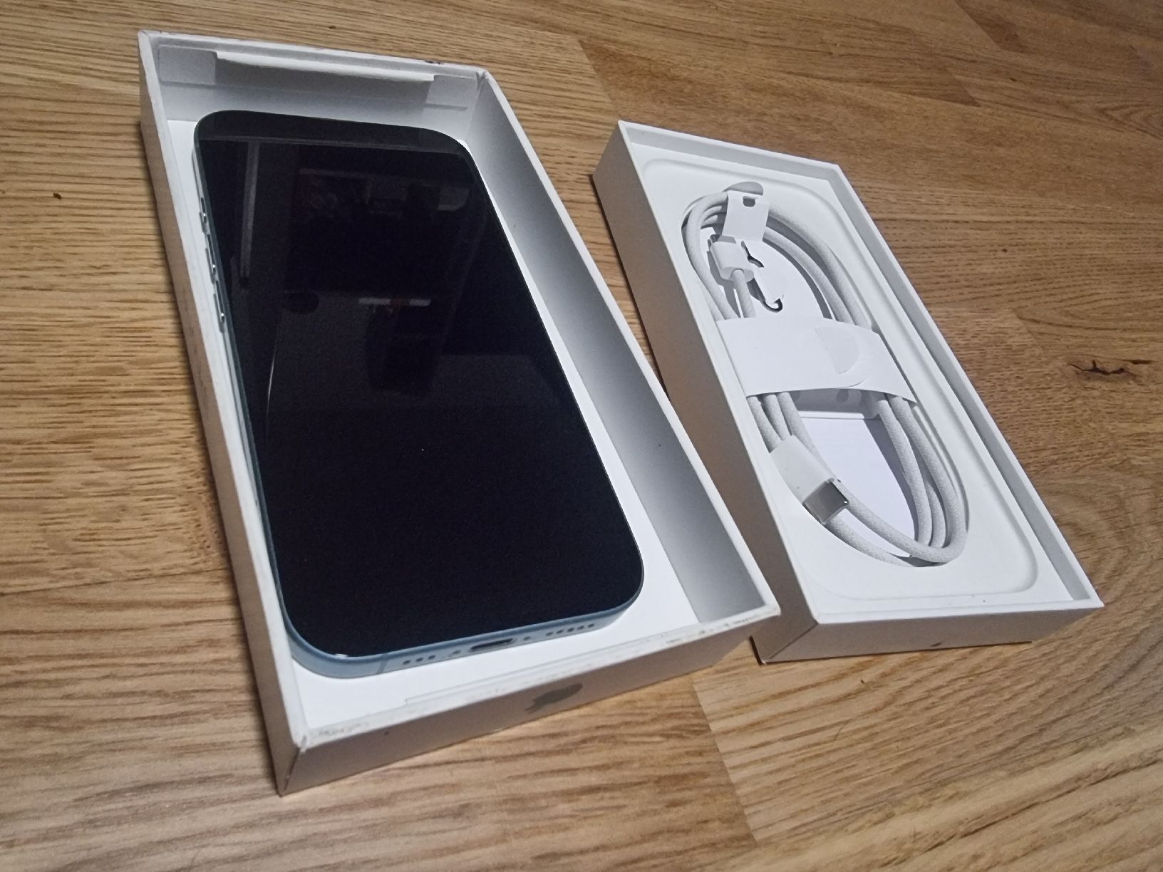 Apple Telefoni cellulari / Smartphones: Apple iPhone 16, vert, 128 GB,avec boîte et câble – Usato da Neuchâtel venduto da Market_Dematos 1
