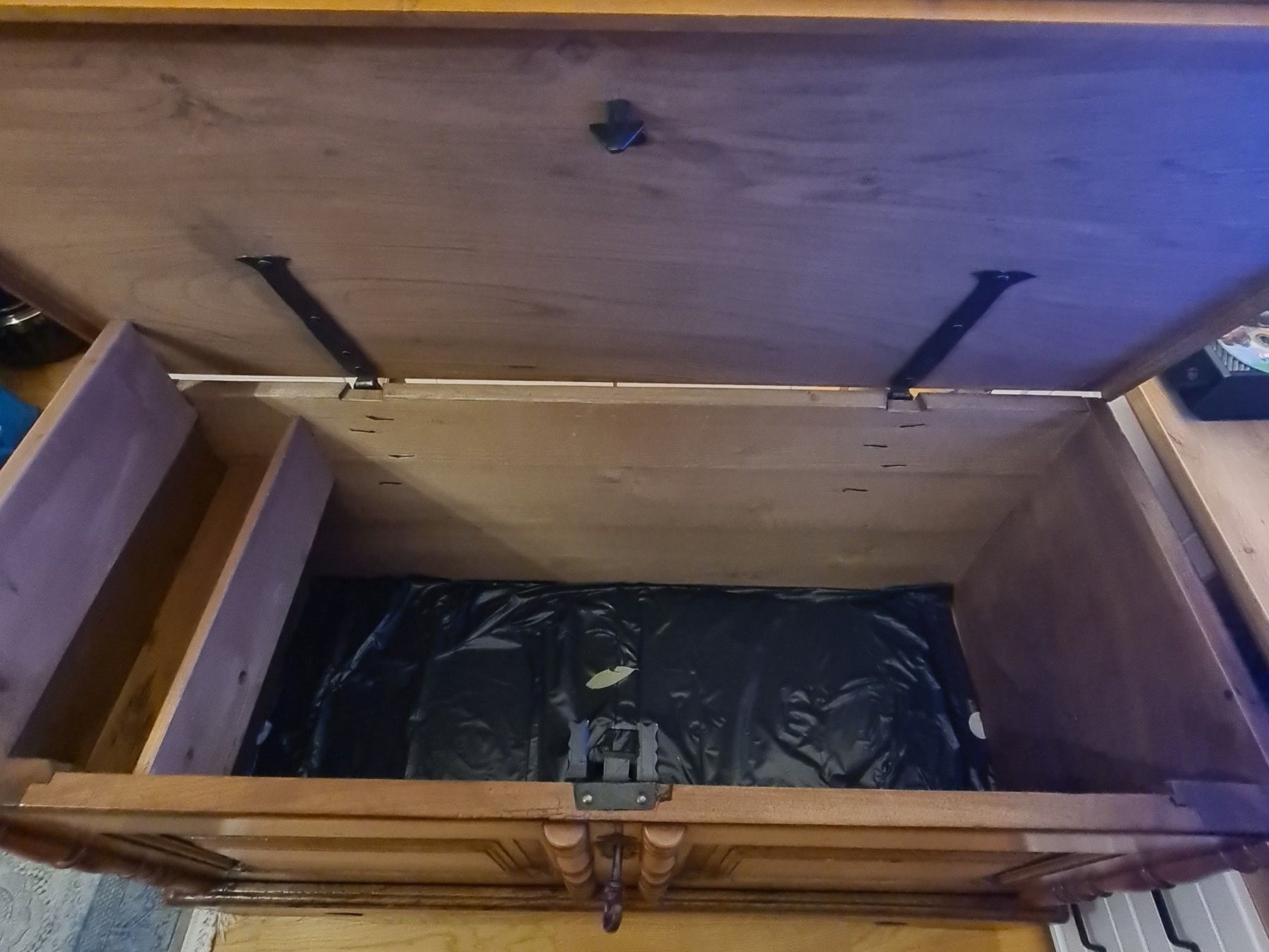 Cassapanche: Coffre ancien – Usato da Fribourg venduto da mal_8zjh 2