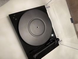 Pro-Ject Debut III RecordMaster USB Plattenspieler – Top