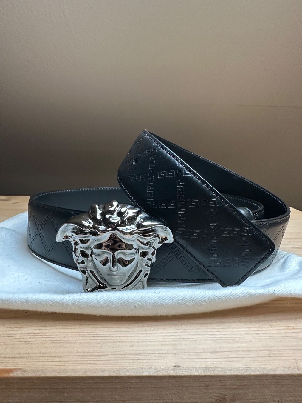 Versace Gürtel: Versace / Medusa Leder Gürtel / Original – Gebraucht aus Herzogenbuchsee von TCG-High-Quality