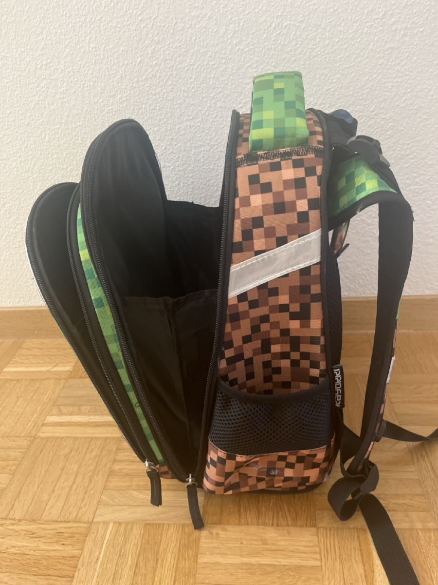 Kindertaschen: Kinderrucksack Minecraft Pixel-Design Grösse 18L – Gebraucht aus Thalwil von janparuzel 4