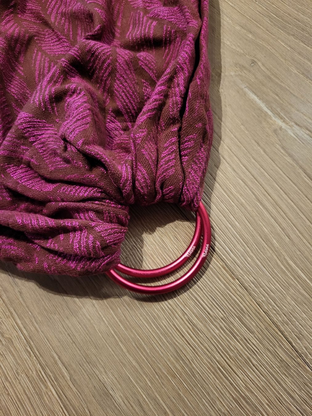 Neisna Porte-bébés ventraux & dorsaux: Neisna Ringsling Veer Jolly – D'occasion à Davos Clavadel par Spsnka-9774