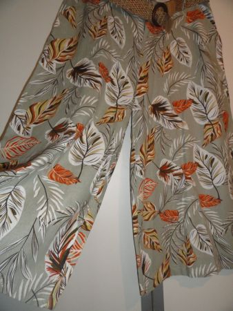 TOLLE SOMMERHOSE GR. S ***