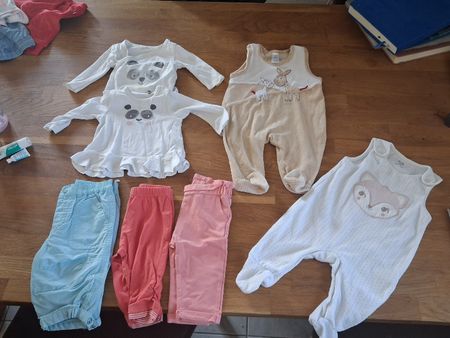Baby Kleider Set diverse Hosen und Strampler gebraucht