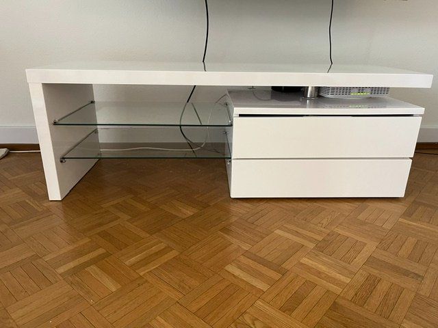 Mobili TV: TV Möbel mit Glastablar – Usato da Zürich venduto da Wookiee