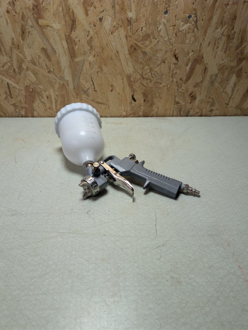 Tutti gli attrezzi: Pistolet à peinture – Usato da Portalban venduto da Deuxieme-vie 1