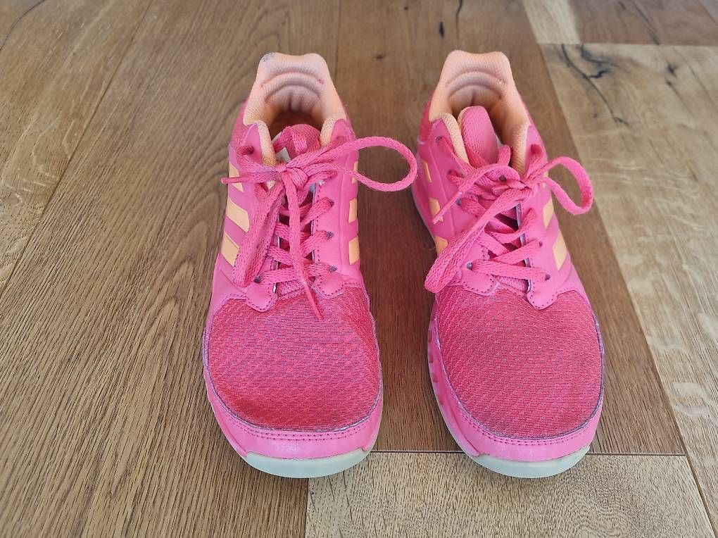Adidas Scarpe per ragazze: Turnschuhe/ Hallenschuhe Grösse 36 – Usato da Brütten venduto da gupi1717 4