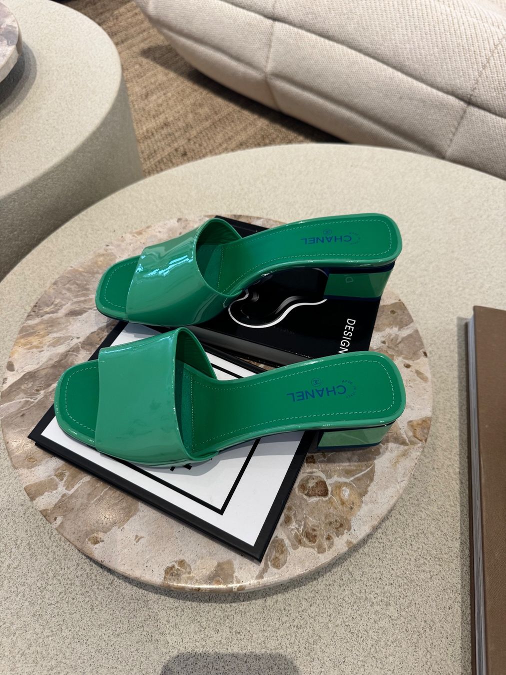 Chanel Scarpe da donna: CHANEL SANDALEN – Usato da Schwyz venduto da bofb 3