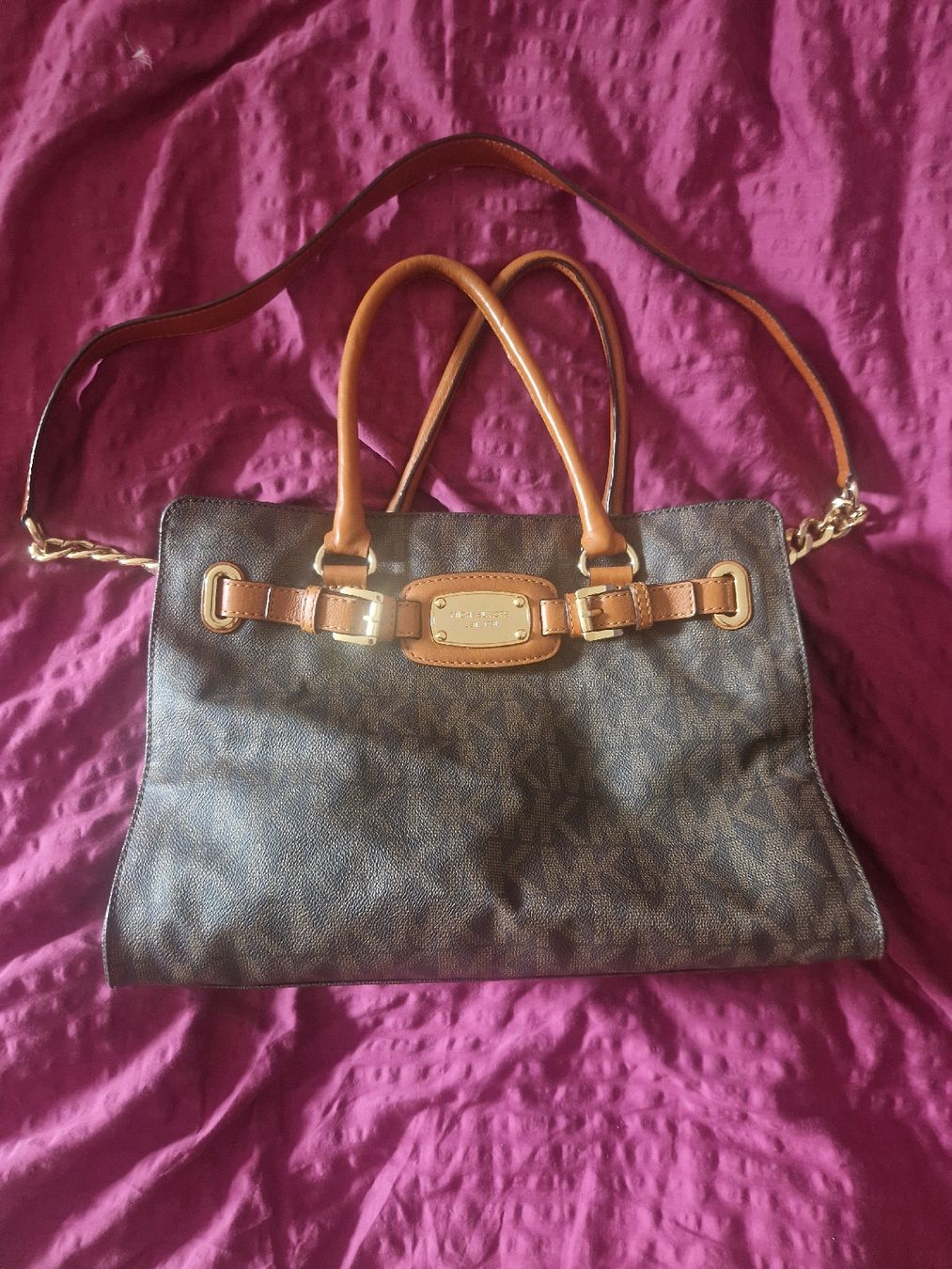 Michael Kors Borse: Elegante Michael Kors Tasche – Nuovo (secondo la descrizione) da Berikon venduto da Wiederverwender2024