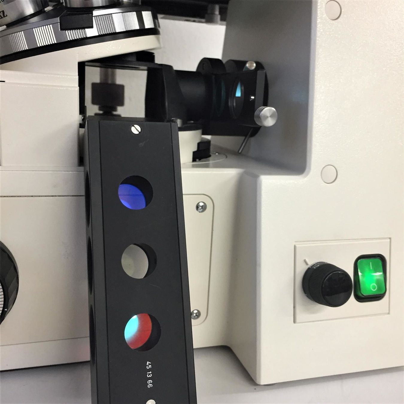 Zeiss Microscopi: Zeiss Mikroskop Axiovert 135 – Usato da Niederdorf venduto da LeptonAG_Labor 5