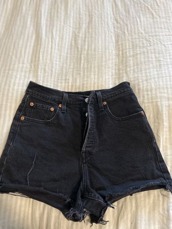 Levi’s ribcage Shorts 26