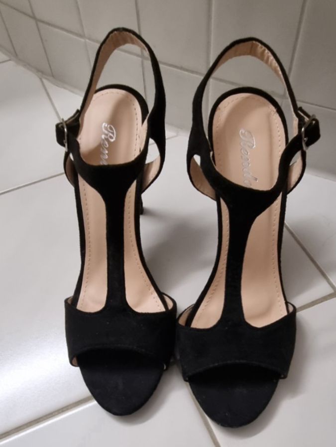 Damenschuhe: Schuhe,  Sandalette Gr. 40 neu schwarz – Neu und originalverpackt aus Geroldswil von Agapanthus22