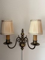 2 elegante Messing-Wandlampen mit Stoffschirm