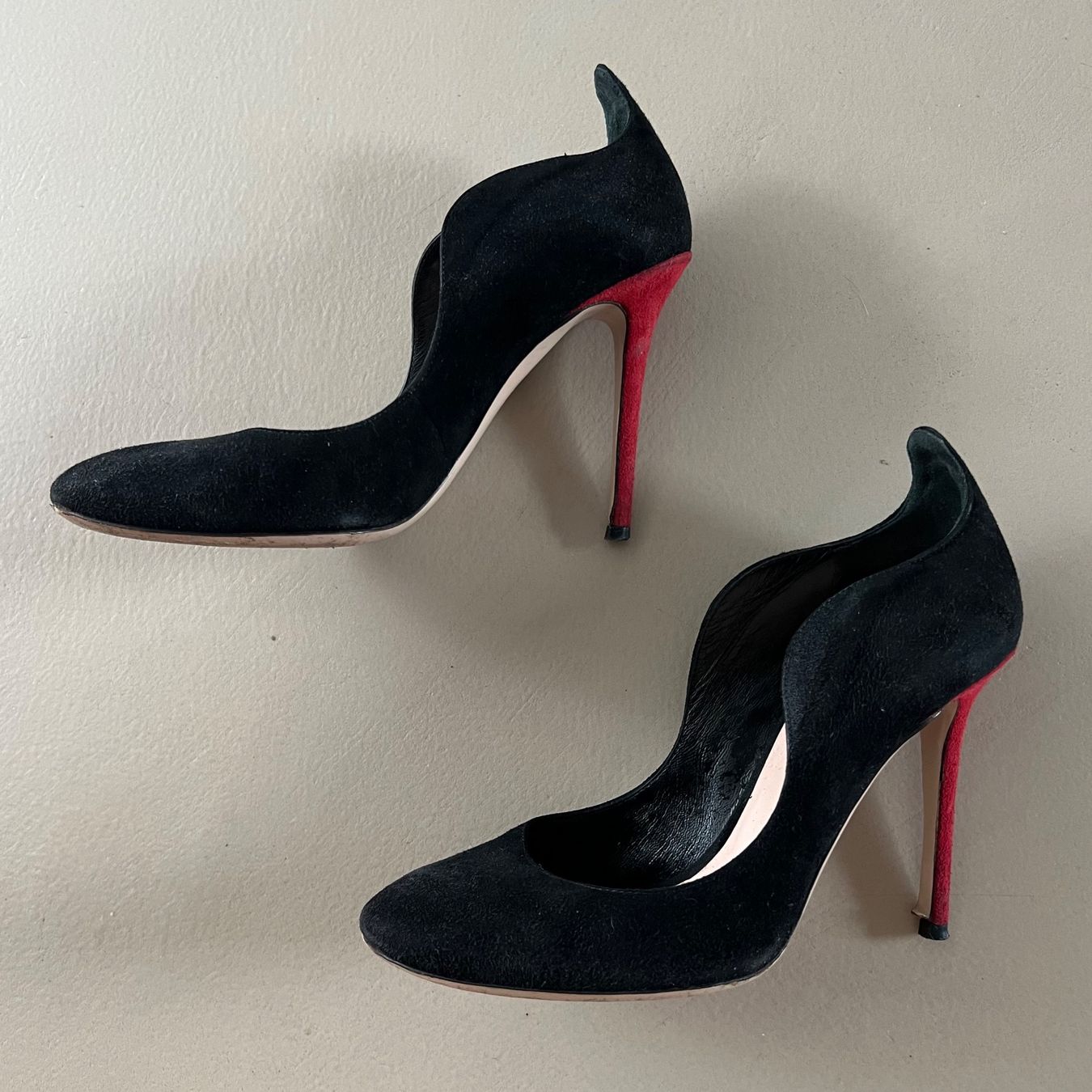 Scarpe da donna: UNÜTZER Pumps 🖤 – Usato da zürich venduto da vintage12
