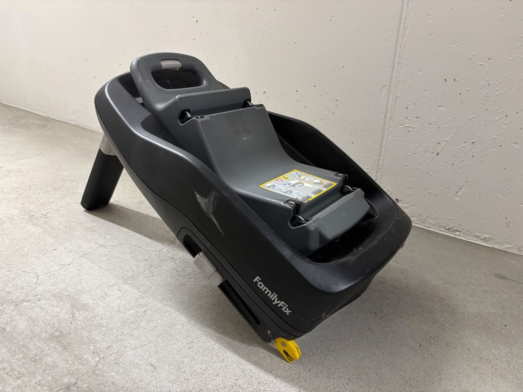 Carrozzine: Maxicosi mit Einbausystem Isofix, Teutonia Adapter – Usato da Uster venduto da maguro 1