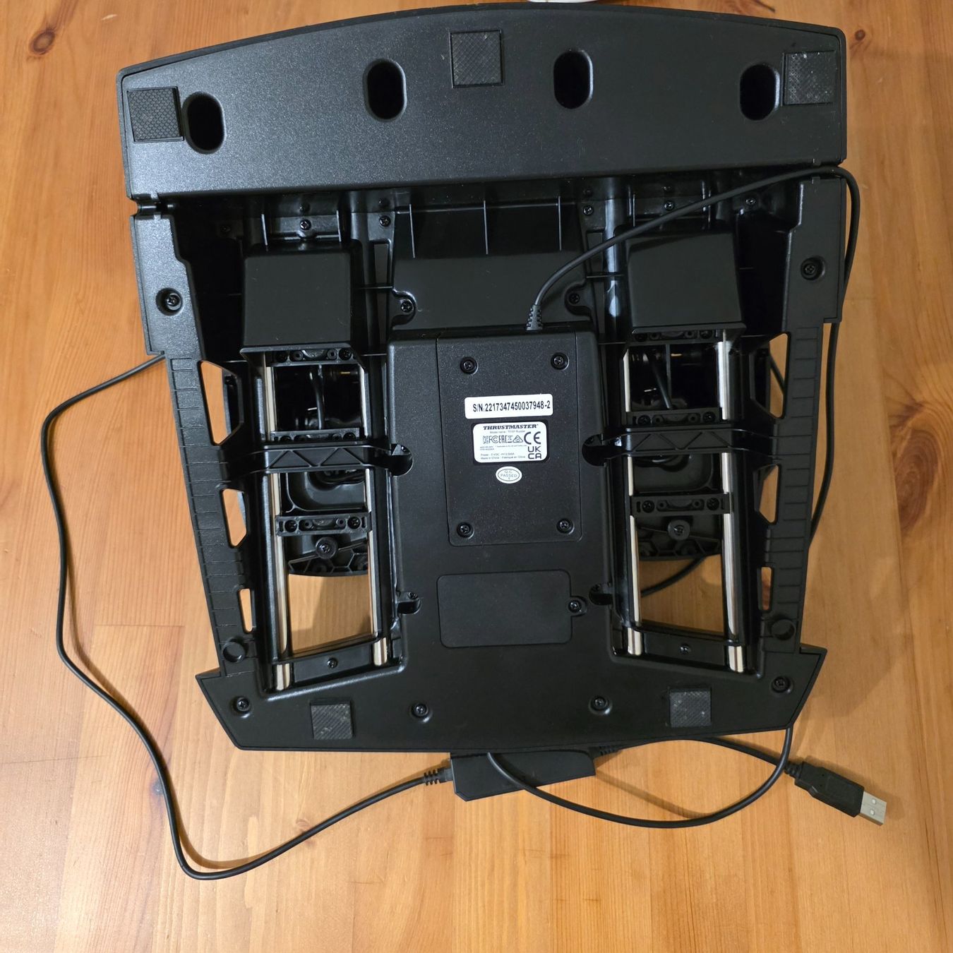 Thrustmaster Manettes: Thrustmaster Pedalset T.Flight Rudder Pedals – D'occasion à Basel par Domiburk 2