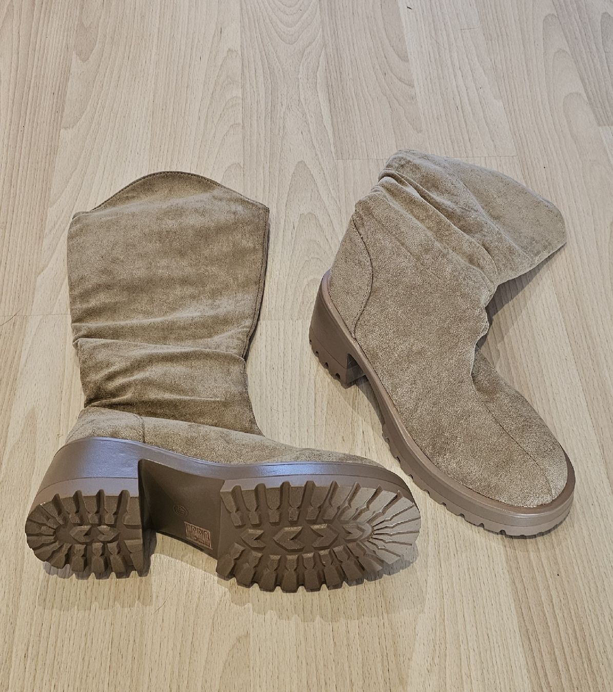 Damenschuhe: Schöne Herbst-Stiefel "NEU" – Neu (gemäss Beschreibung) aus Fehraltorf von Sumin