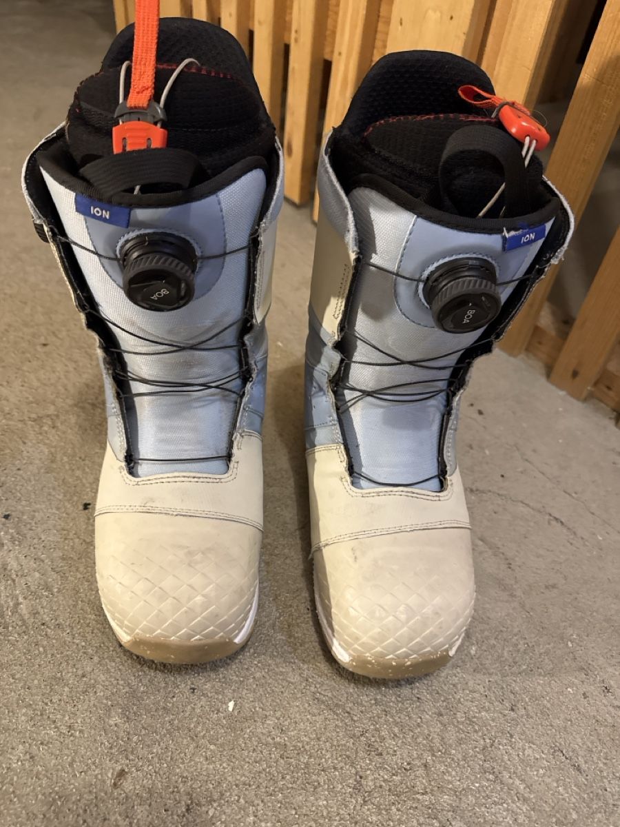 Burton Scarpe da uomo: Snowboardschuhe Gr. 42,5, BOA Boots – Usato da Schliern b. Köniz venduto da amo_lln9 1