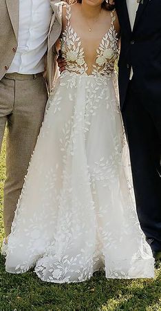 Wunderschönes Hochzeitskleid für kleine Frauen